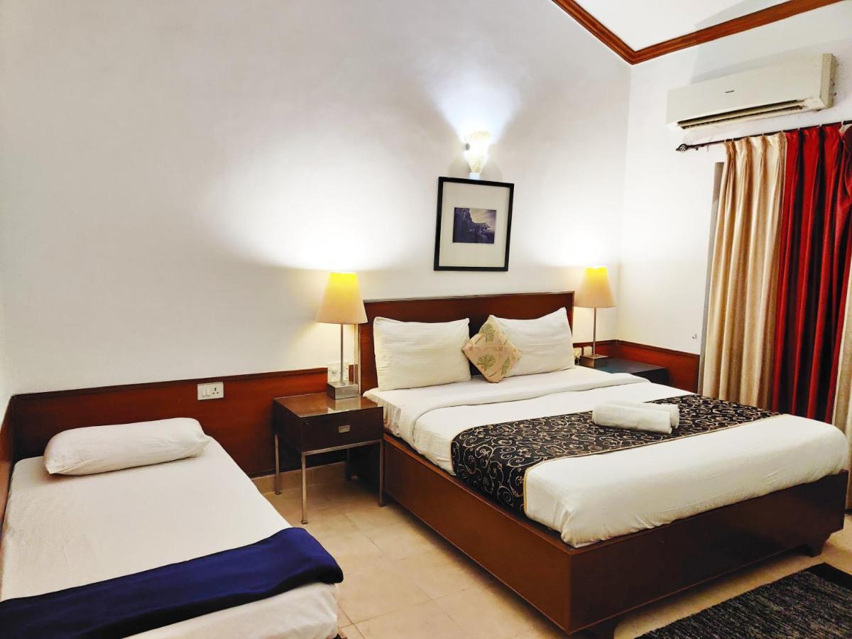 The Camelot Beach Resort - Baga Калангуте Екстериор снимка